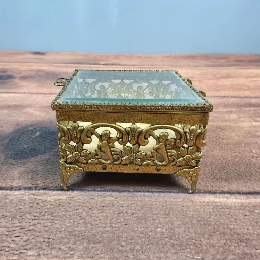 Vintage Jewelry Box Womens OS Gold Good Cherub Filigree Beveled Glass Casket